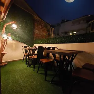  Hostel Moon